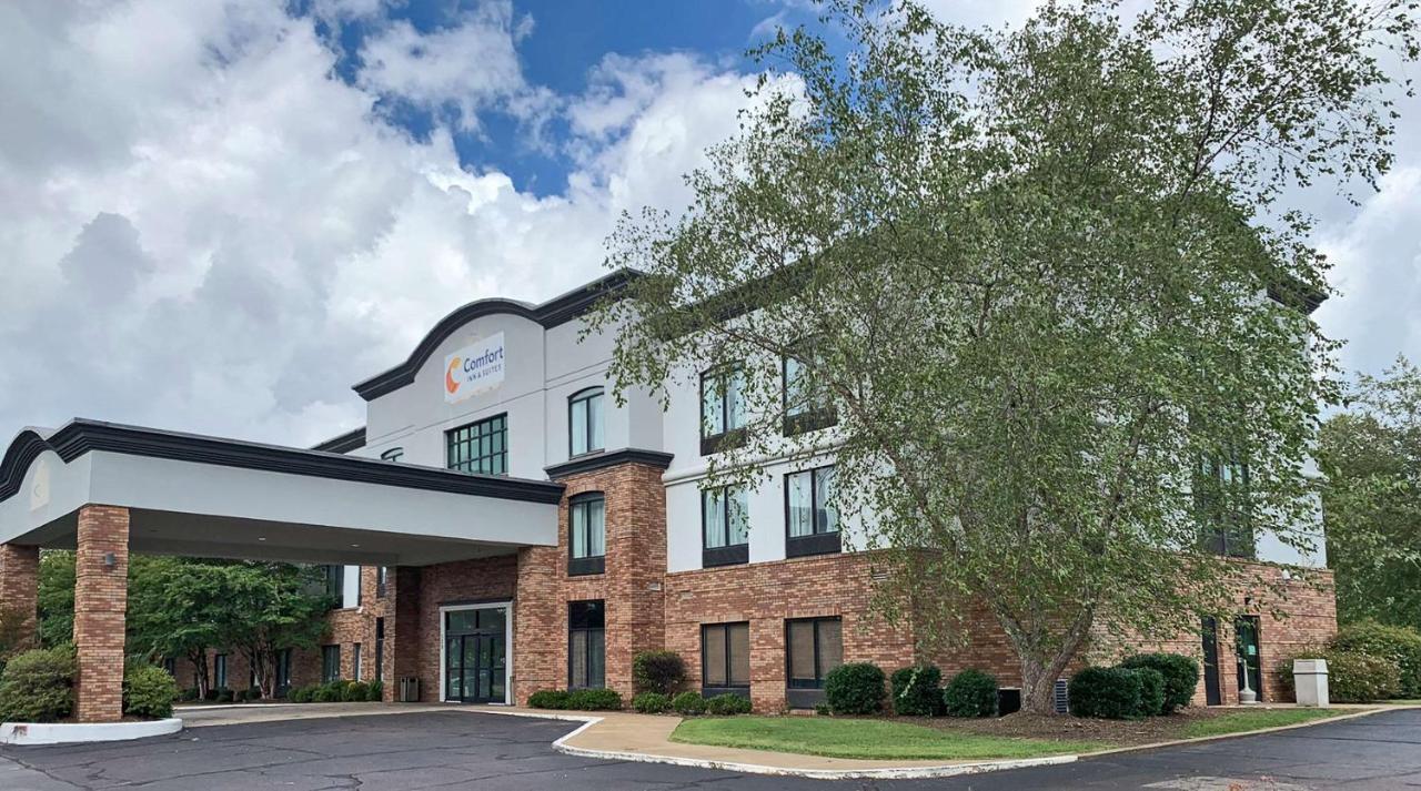 Comfort Inn & Suites Columbus North Exterior photo